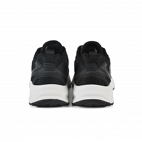 7W226C86-1 Женские беговые кроссовки в классическом дизайне Sprandi, Черный/Белый